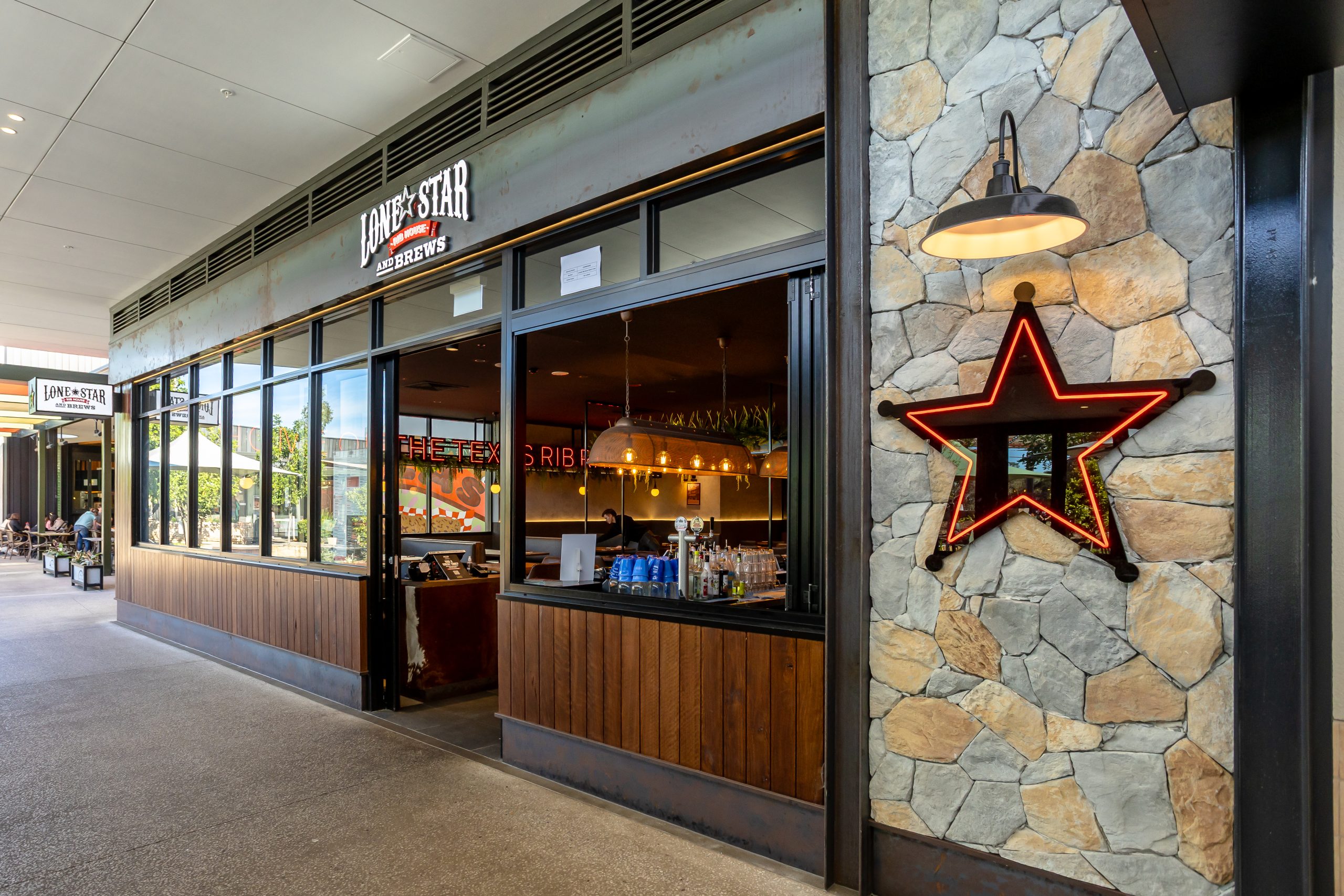 Lone Star Rib House and Brews Eastern Creek Quarter Outlet Shopping Centre Store Front Facade Photo